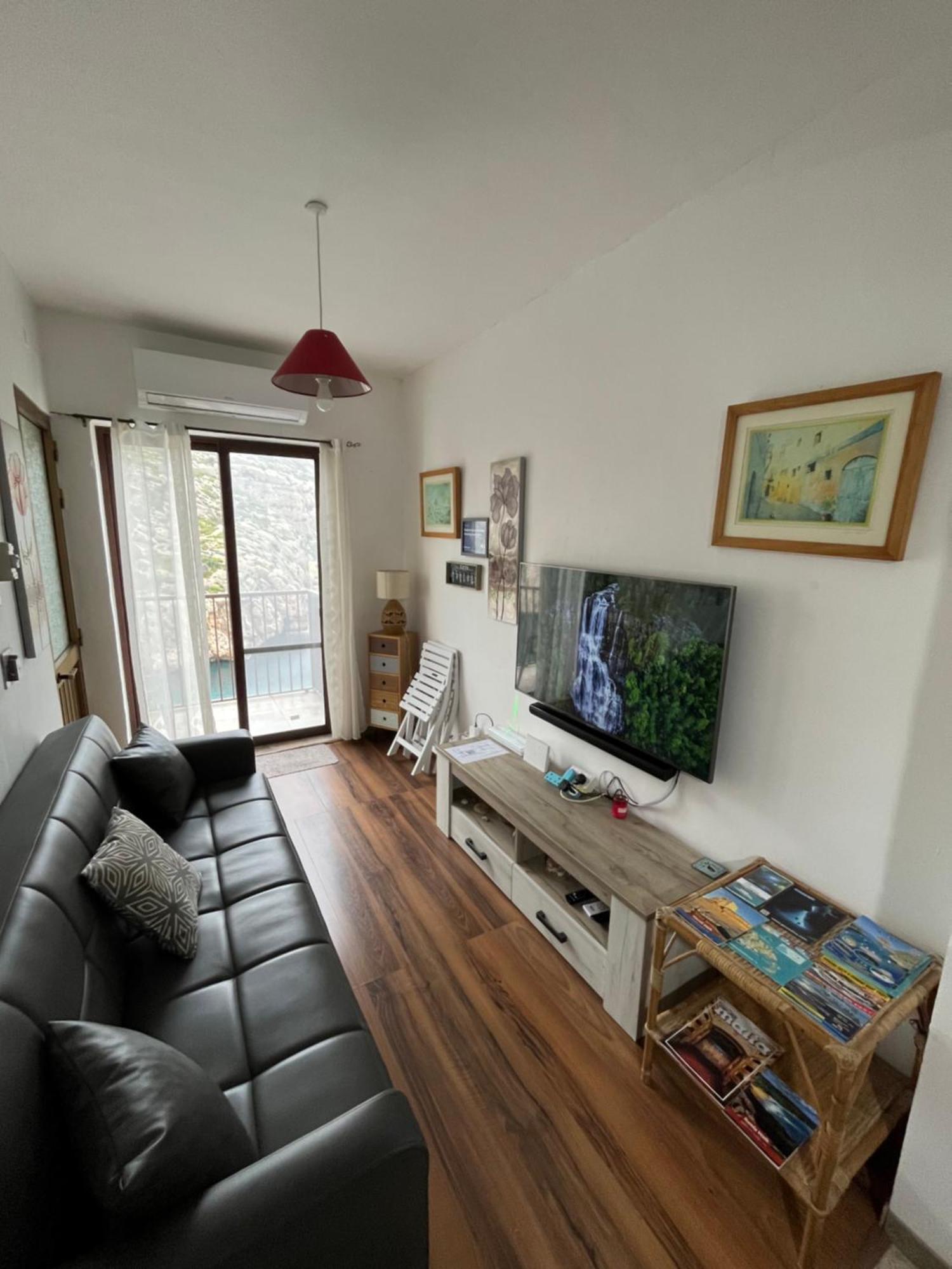 Seafront Apartment With Amazing Sunset View Xlendi Ngoại thất bức ảnh